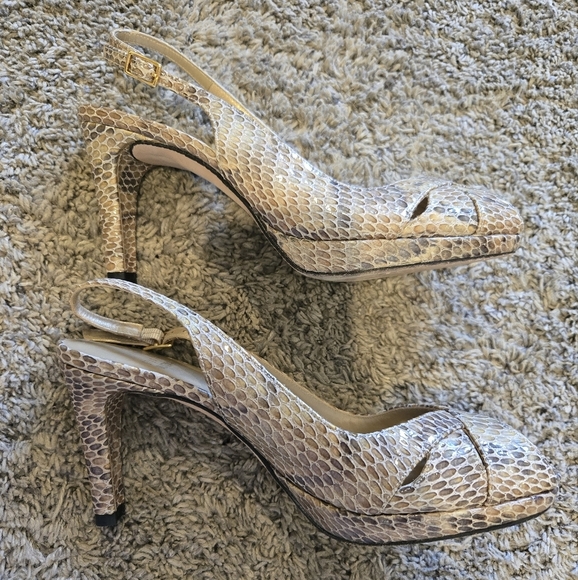 Womens Stuart Weitzman Size 7 Snake Skin Sling Back Peep Toe Heels Tan Cream - Picture 6 of 13